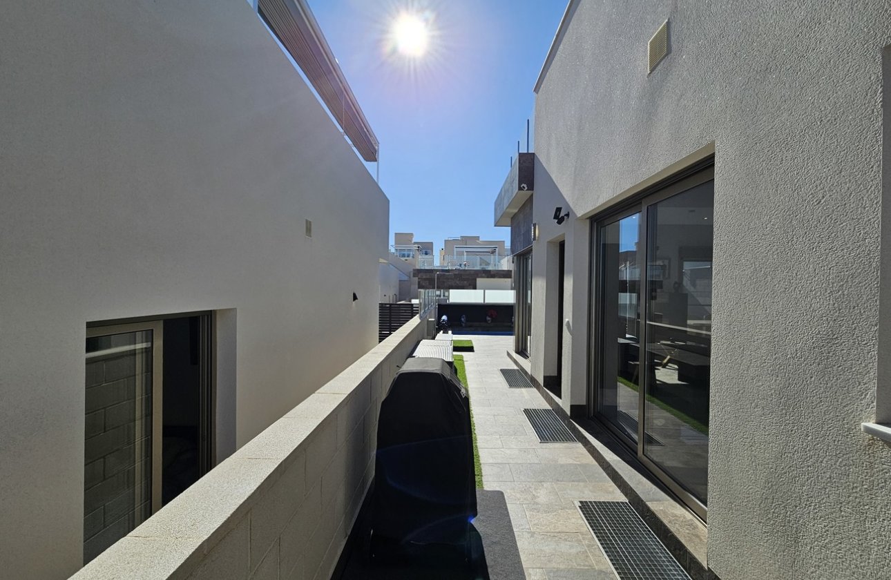 Revente - Villa -
Villamartin - Costa Blanca