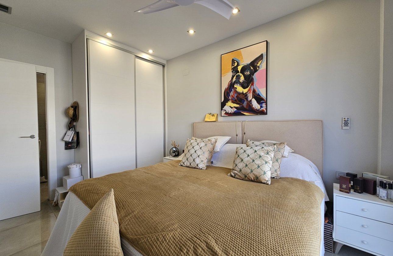 Revente - Villa -
Villamartin - Costa Blanca