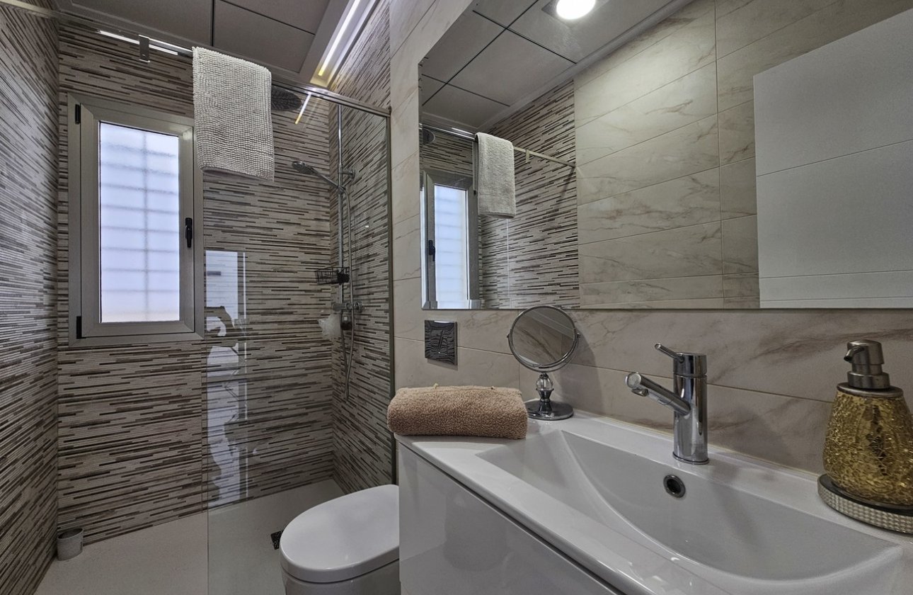 Revente - Villa -
Villamartin - Costa Blanca