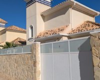 Revente - Villa -
Villamartin - Costa Blanca