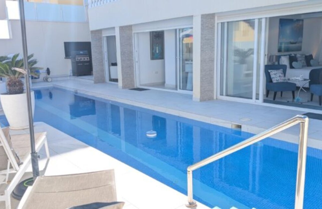 Revente - Villa -
Villamartin - Costa Blanca