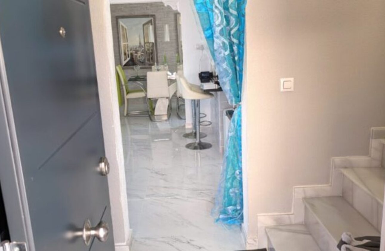 Revente - Villa -
Villamartin - Costa Blanca