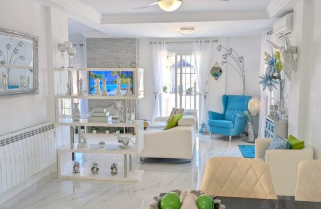 Revente - Villa -
Villamartin - Costa Blanca