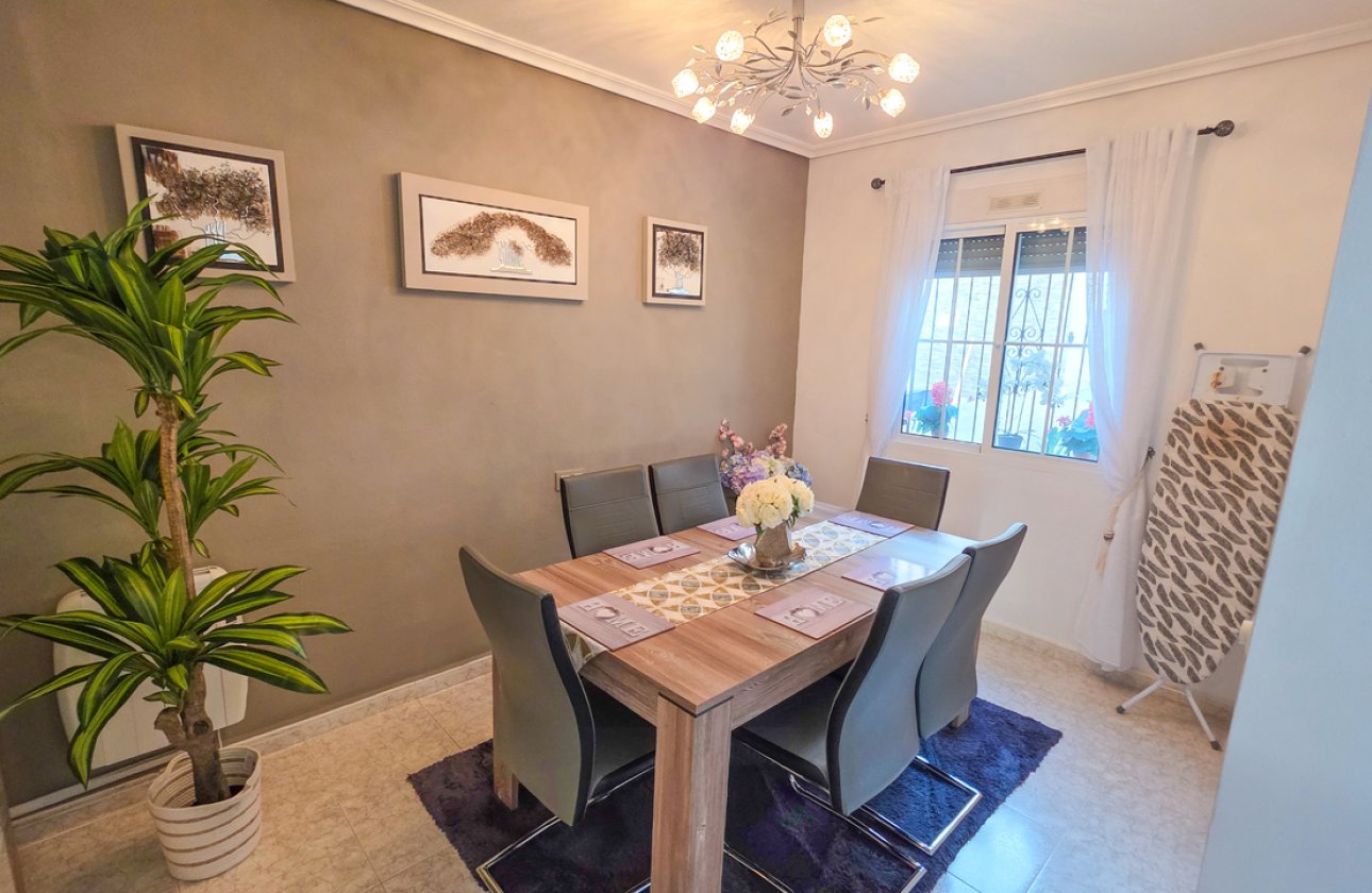 Revente - Villa -
Villamartin - Costa Blanca