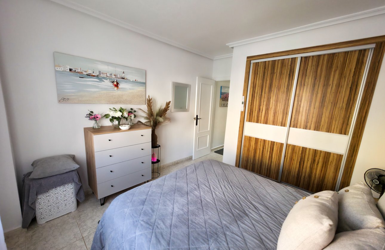 Revente - Villa -
Villamartin - Costa Blanca