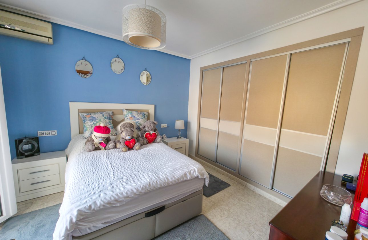 Revente - Villa -
Villamartin - Costa Blanca