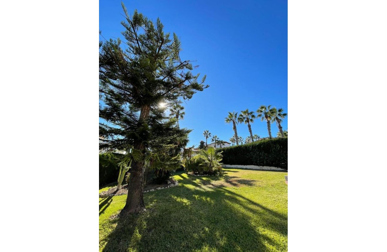 Revente - Villa -
Villamartin - Costa Blanca