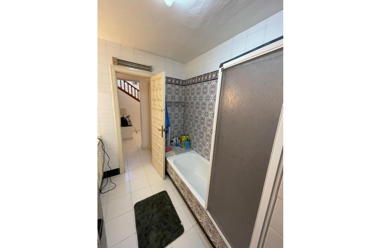 Revente - Villa -
Villamartin - Costa Blanca