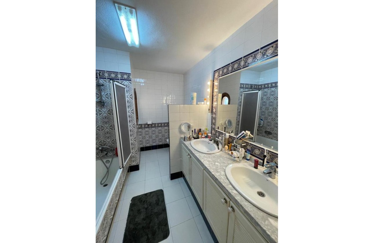 Revente - Villa -
Villamartin - Costa Blanca