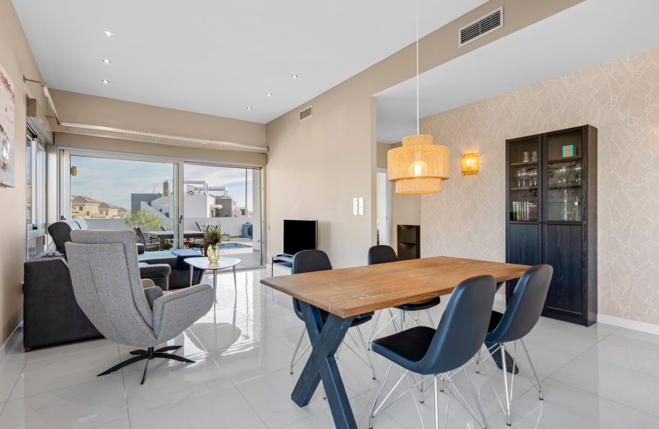 Revente - Villa -
Villamartin - Costa Blanca