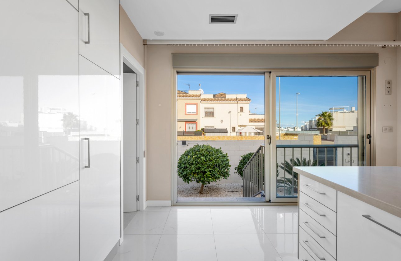 Revente - Villa -
Villamartin - Costa Blanca