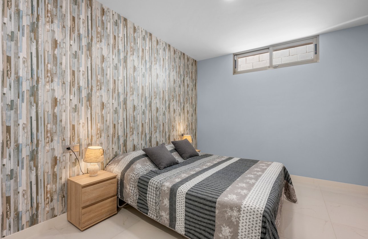 Revente - Villa -
Villamartin - Costa Blanca