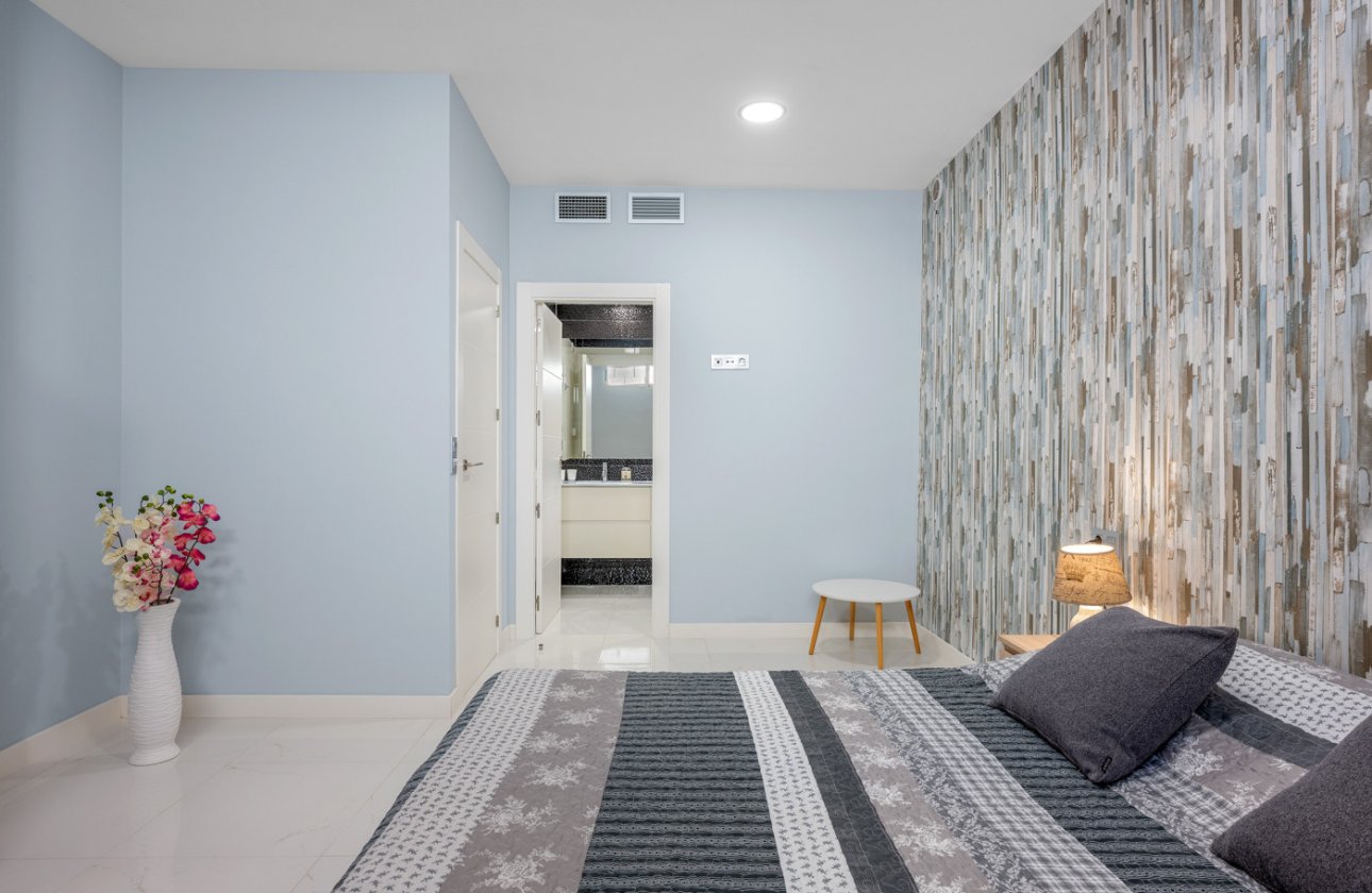 Revente - Villa -
Villamartin - Costa Blanca