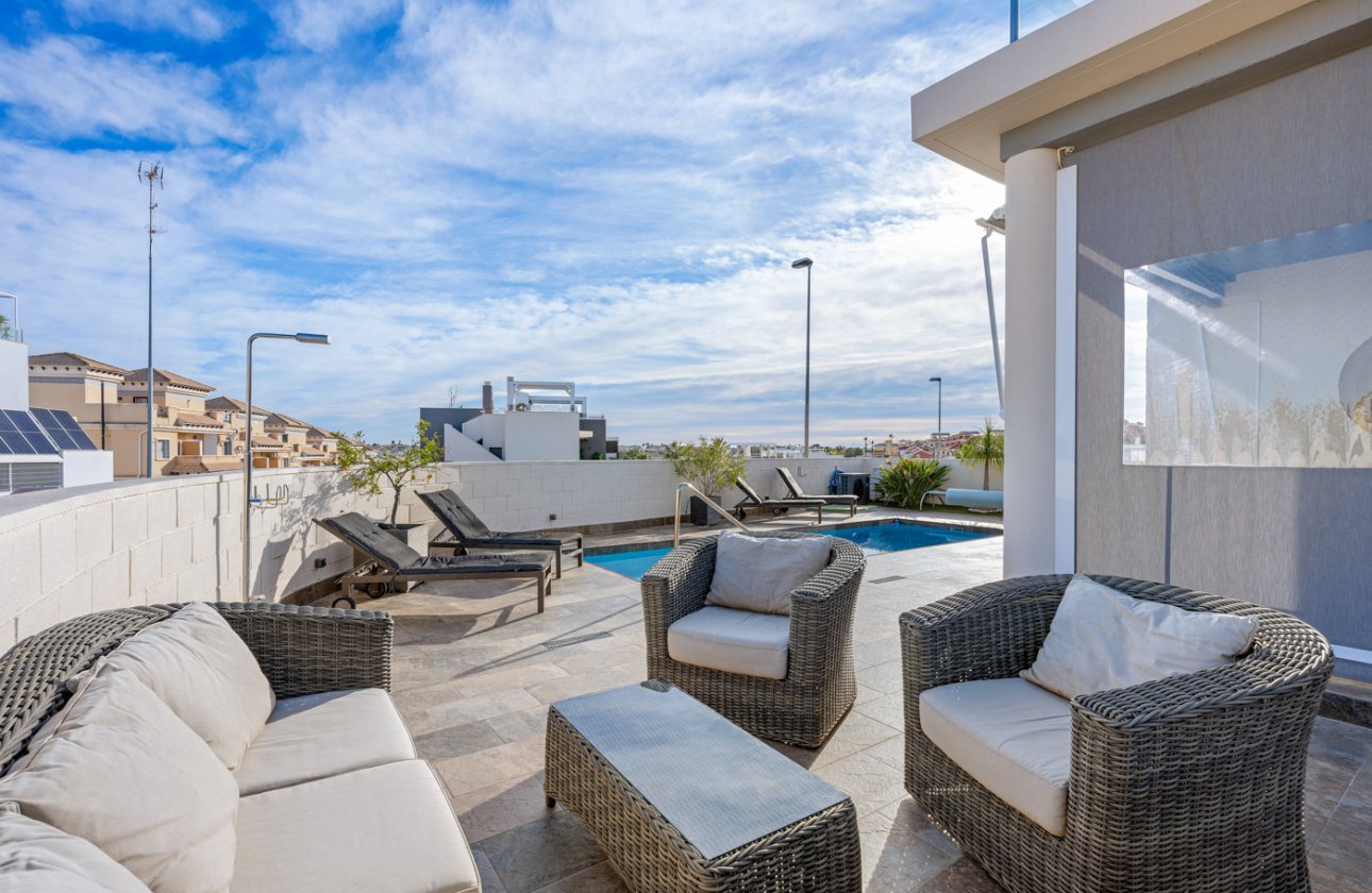 Revente - Villa -
Villamartin - Costa Blanca