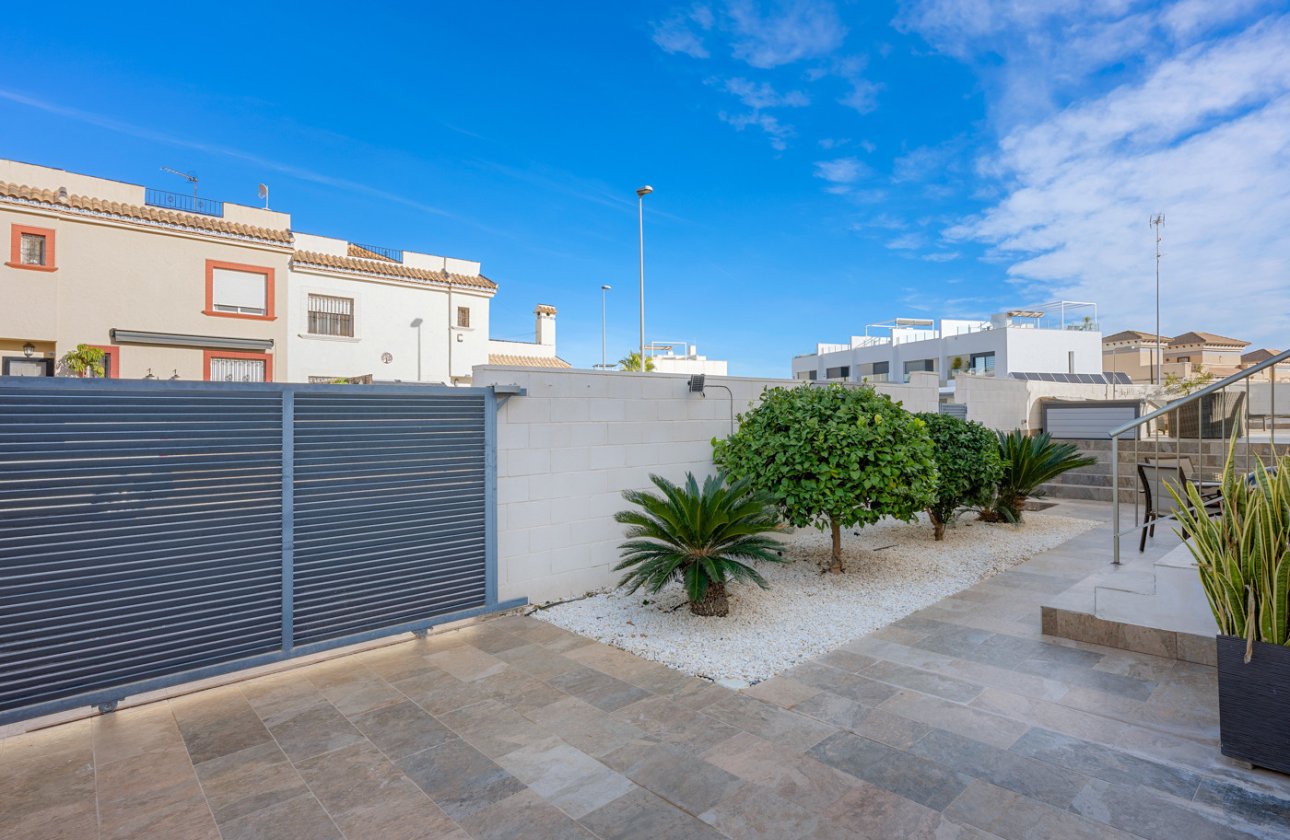 Revente - Villa -
Villamartin - Costa Blanca
