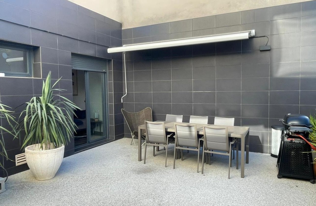 Revente - Villa -
Villamartin - Costa Blanca