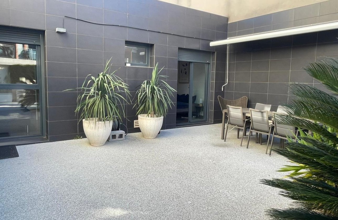 Revente - Villa -
Villamartin - Costa Blanca