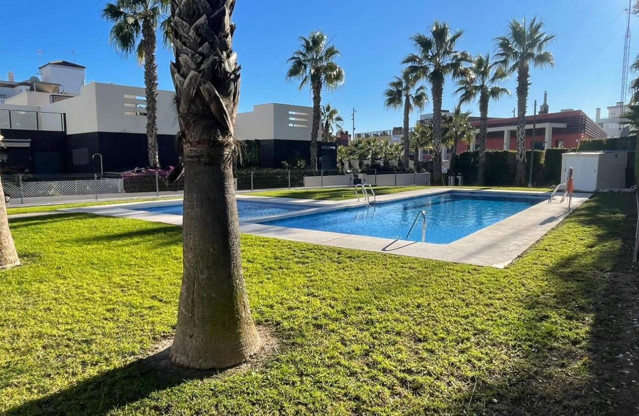 Revente - Villa -
Villamartin - Costa Blanca