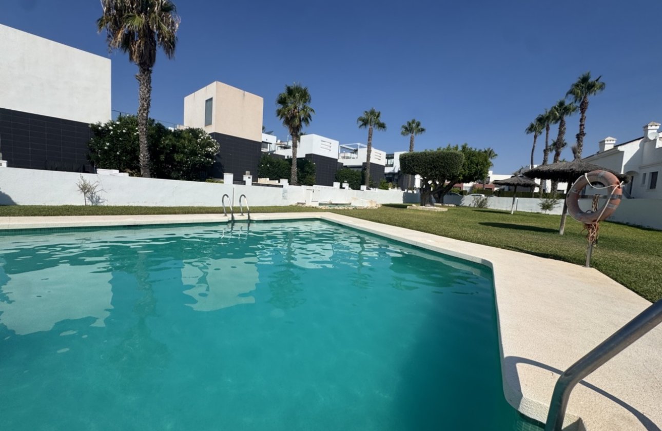 Revente - Villa -
Villamartin - Costa Blanca