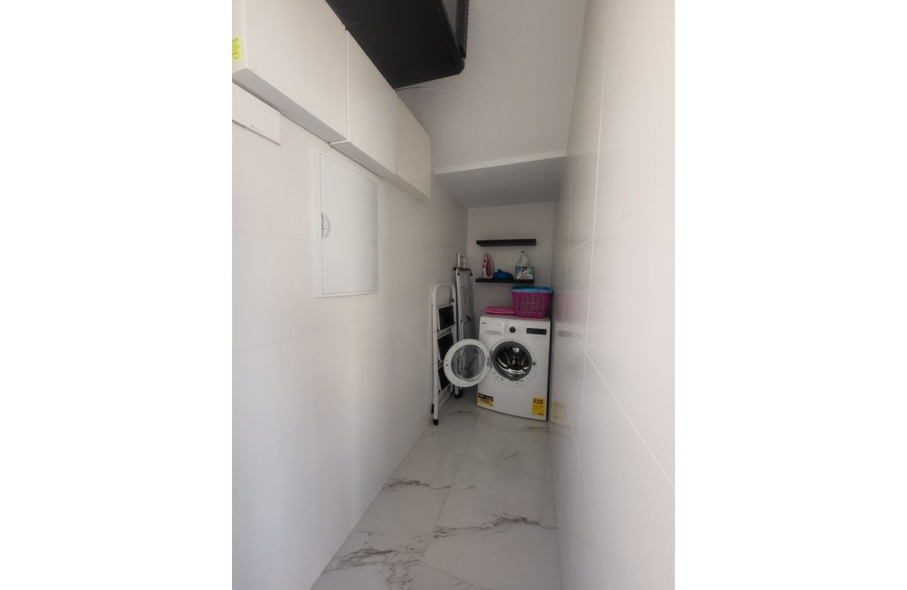 Revente - Villa -
Villamartin - Costa Blanca