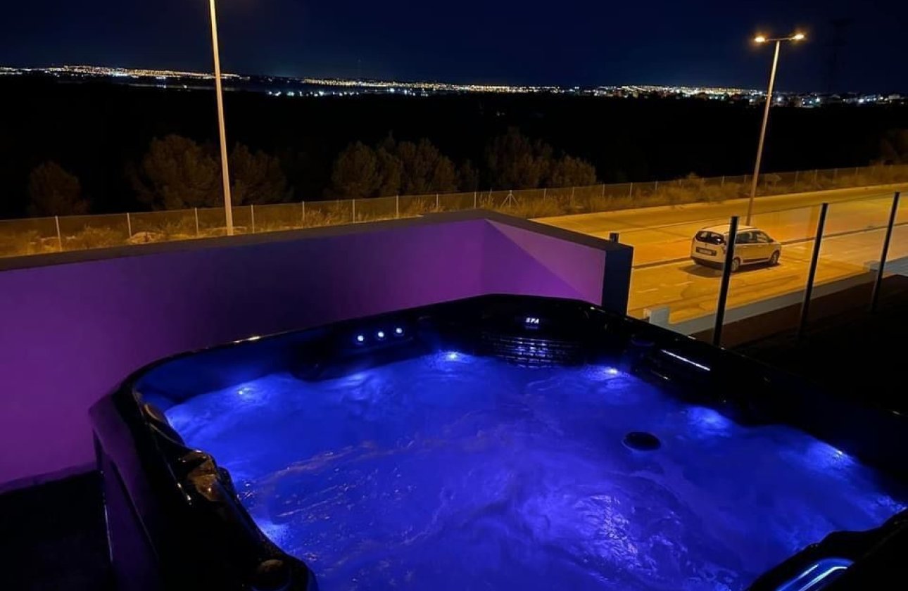 Revente - Villa -
Villamartin - Costa Blanca