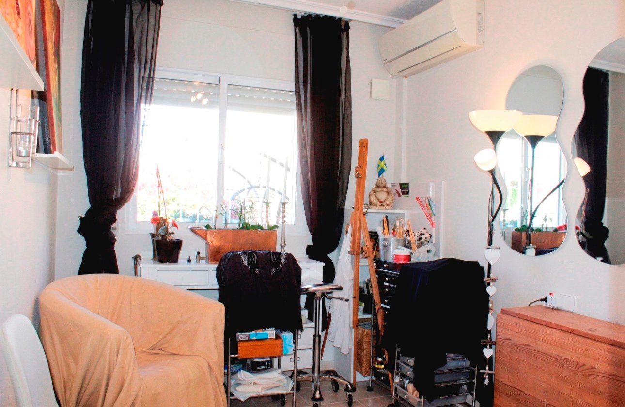 Revente - Villa -
Villamartin - Costa Blanca