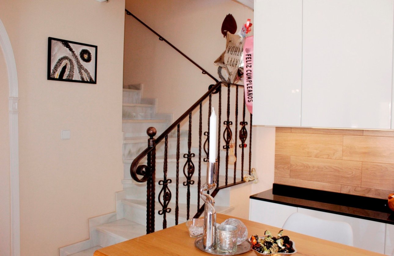 Revente - Villa -
Villamartin - Costa Blanca