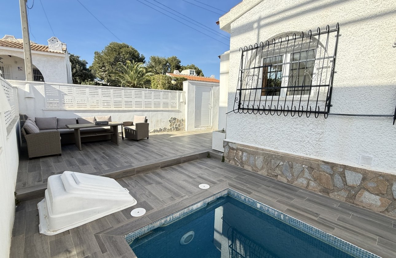 Revente - Villa -
Villamartin - Costa Blanca