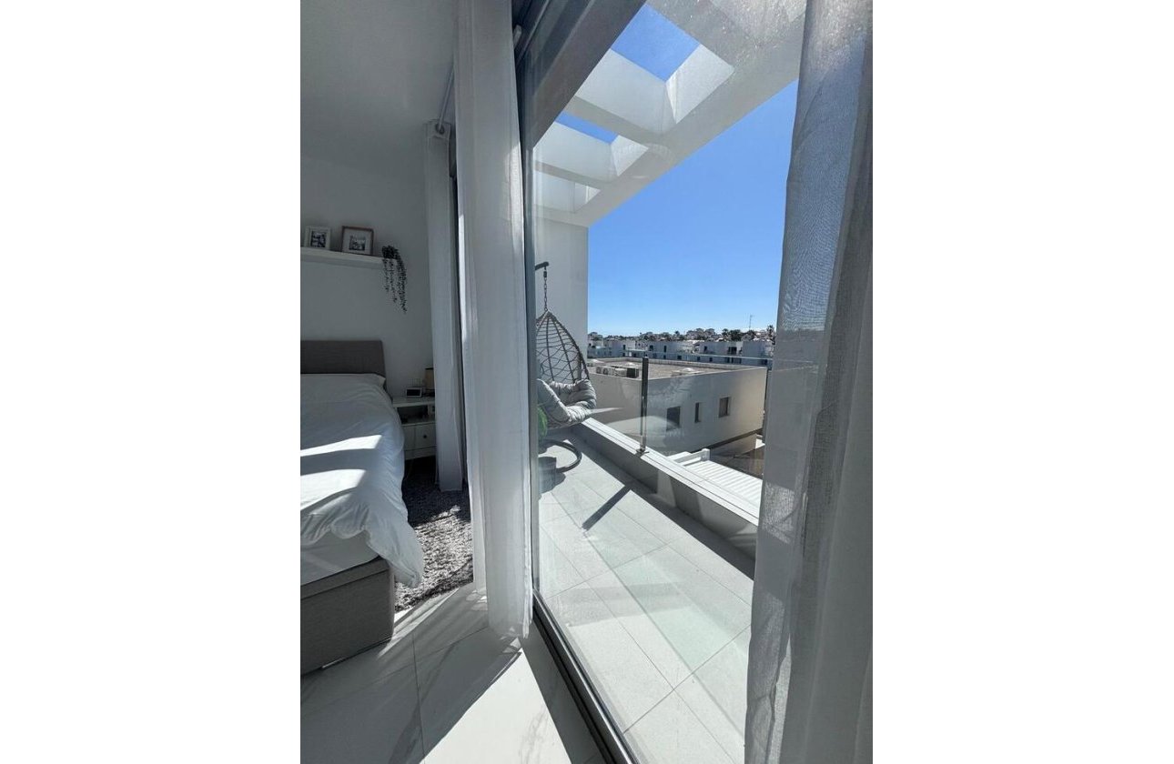 Revente - Villa -
Villamartin - Costa Blanca