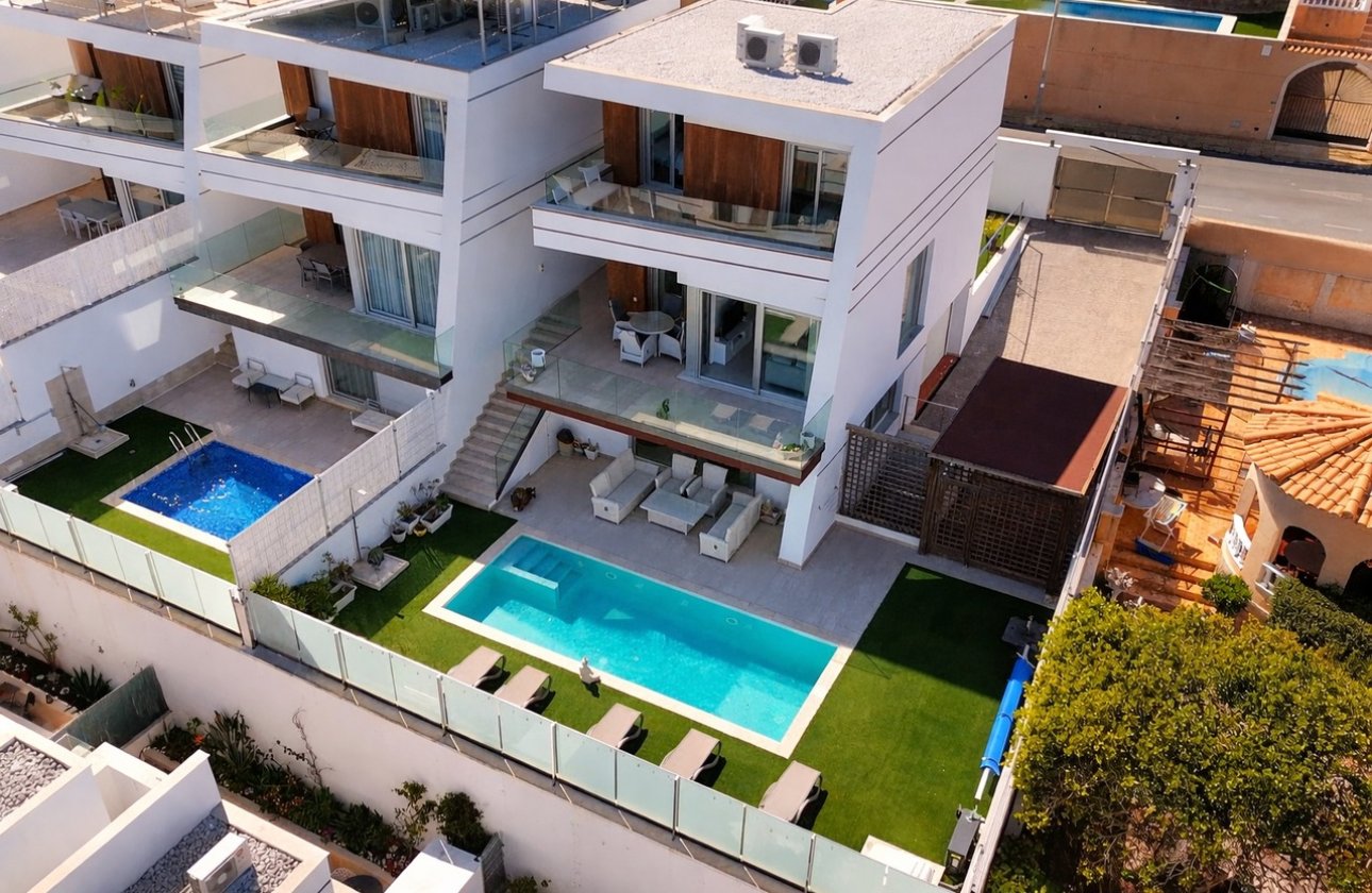 Revente - Villa -
Villamartin - Costa Blanca