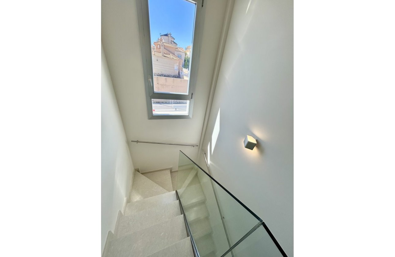 Revente - Villa -
Villamartin - Costa Blanca