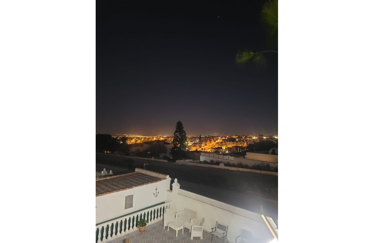 Revente - Villa -
Villamartin - Costa Blanca