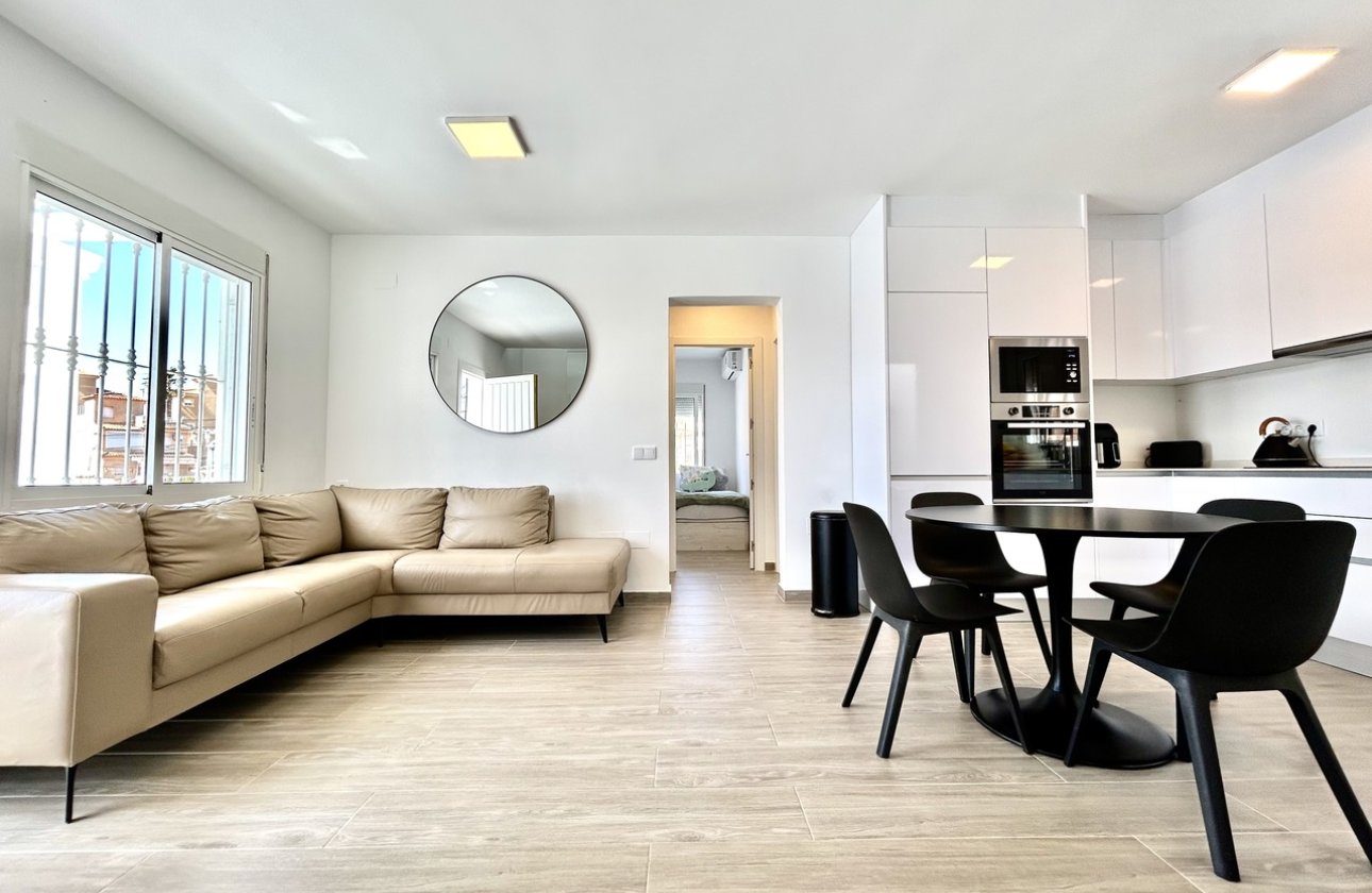 Revente - Villa -
Villamartin - Costa Blanca