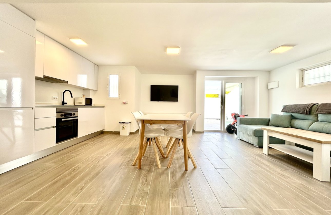 Revente - Villa -
Villamartin - Costa Blanca