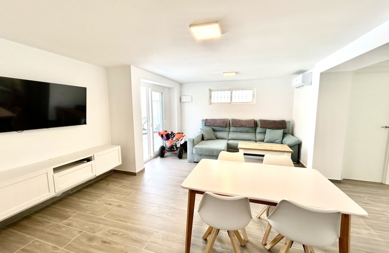 Revente - Villa -
Villamartin - Costa Blanca