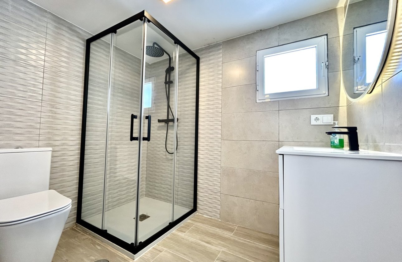 Revente - Villa -
Villamartin - Costa Blanca