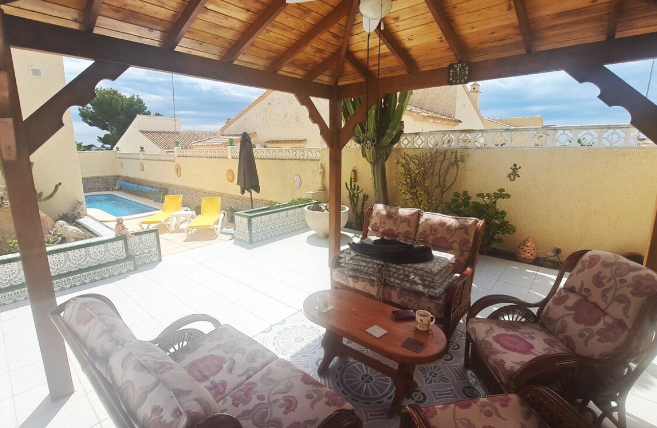 Revente - Villa -
Villamartin - Costa Blanca