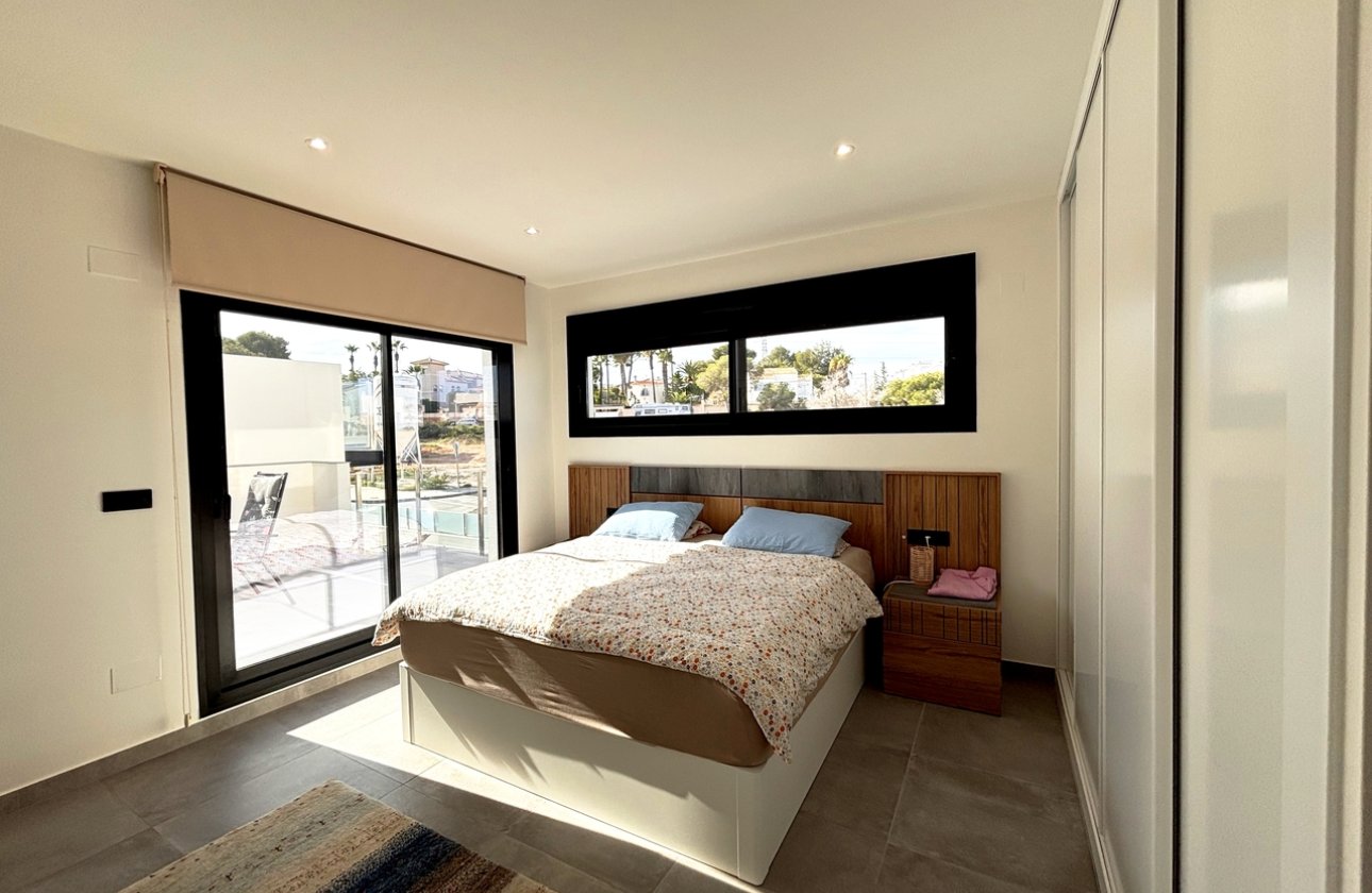 Revente - Villa -
Villamartin - Costa Blanca