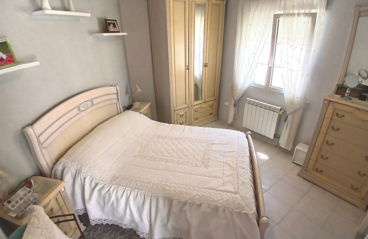 Revente - Villa -
Villamartin - Costa Blanca