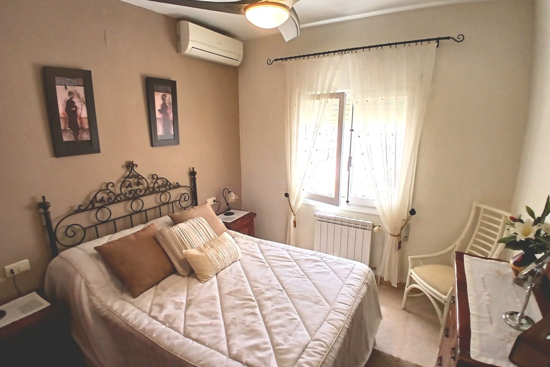 Revente - Villa -
Villamartin - Costa Blanca