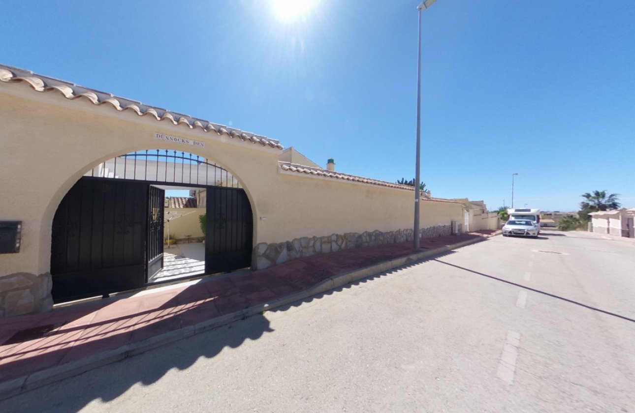 Revente - Villa -
Villamartin - Costa Blanca
