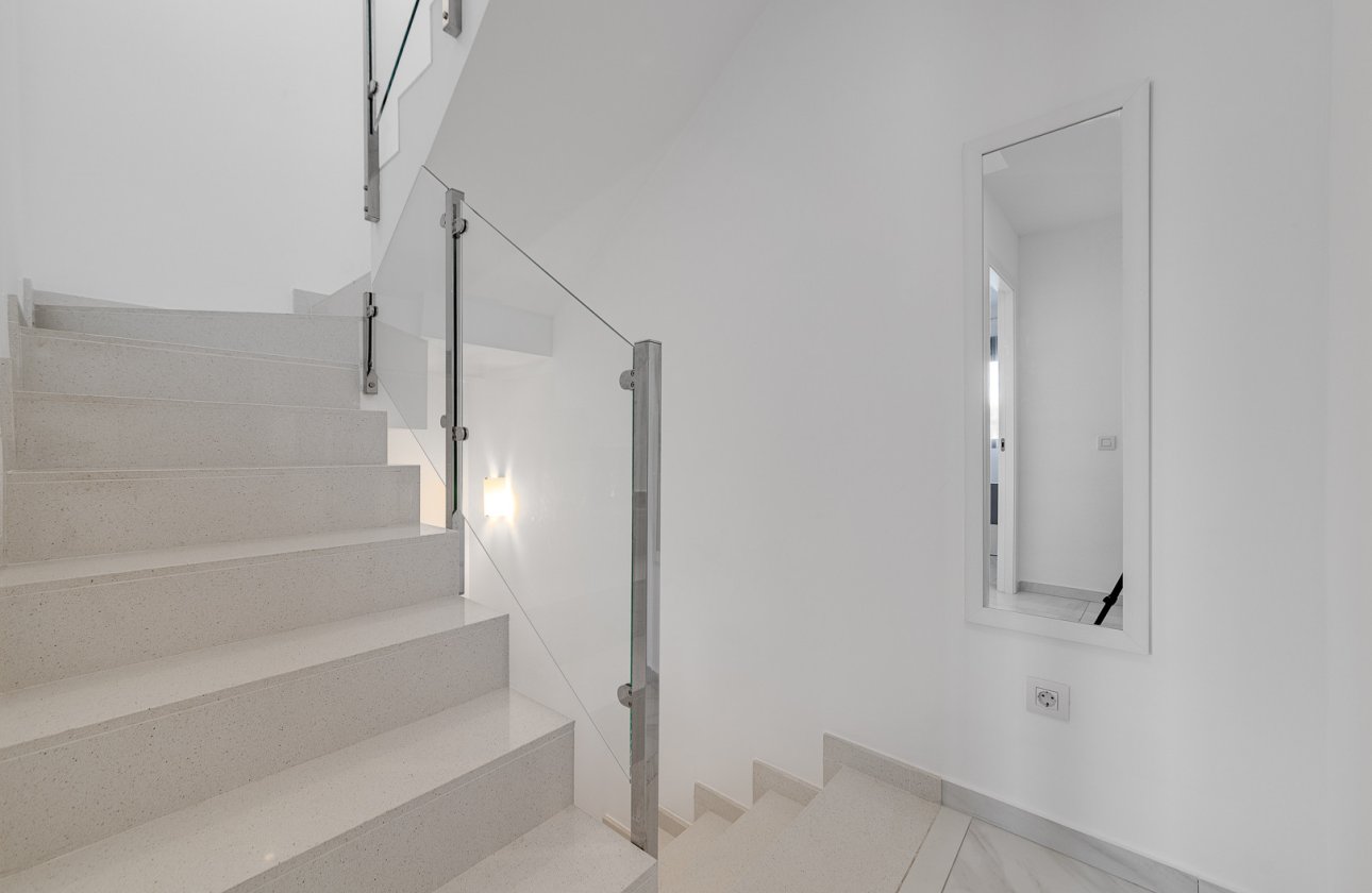 Revente - Villa -
Villamartin - Costa Blanca