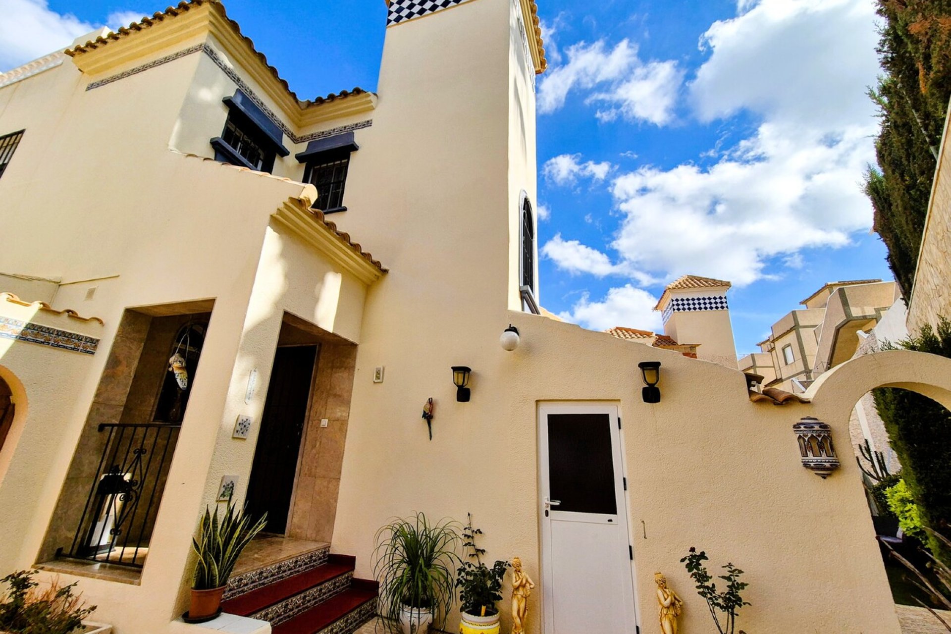 Revente - Villa -
Villamartin - Costa Blanca