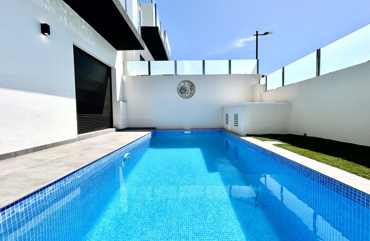Revente - Villa -
Villamartin - Costa Blanca
