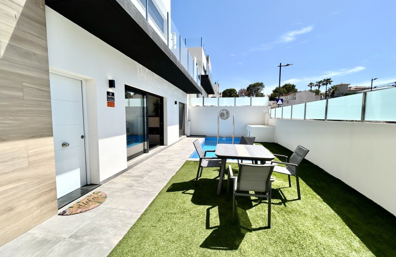 Revente - Villa -
Villamartin - Costa Blanca