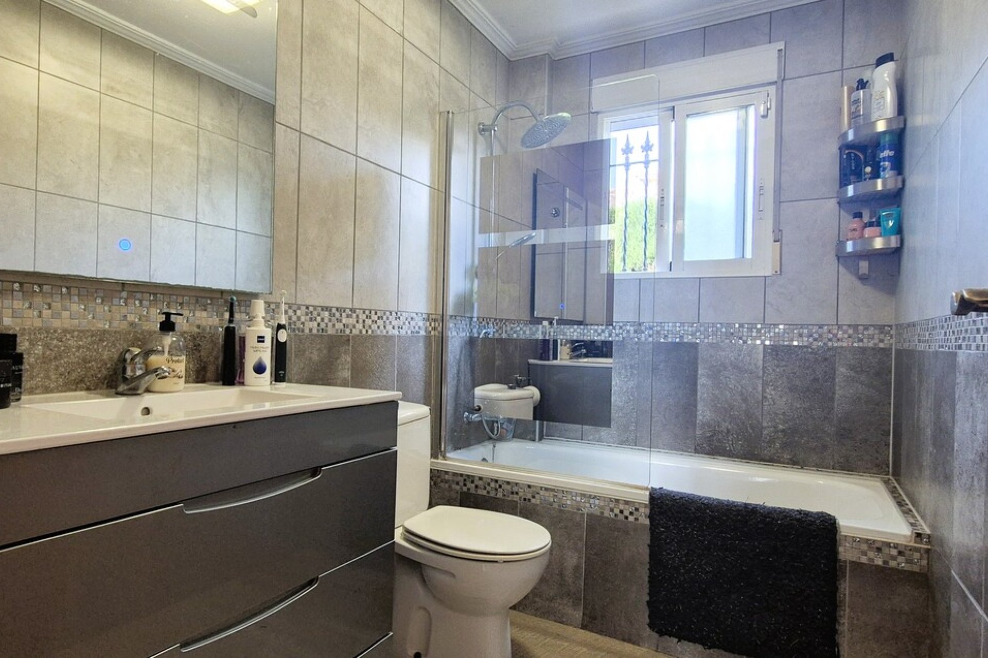 Revente - Villa -
Villamartin - Costa Blanca