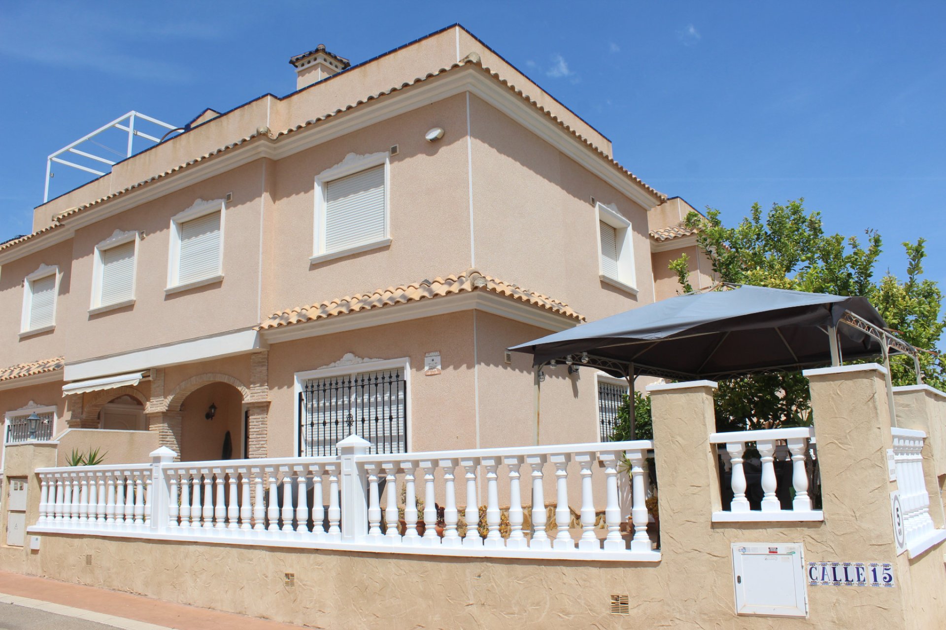 Revente - Villa -
Villamartin - Costa Blanca