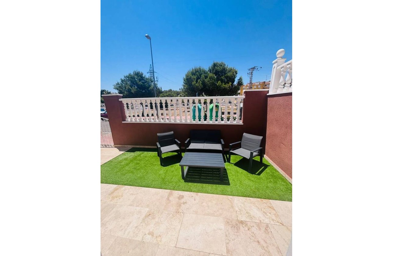 Revente - Villa -
Villamartin - Costa Blanca