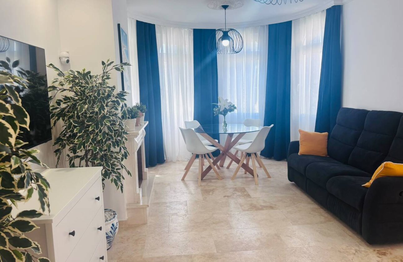 Revente - Villa -
Villamartin - Costa Blanca