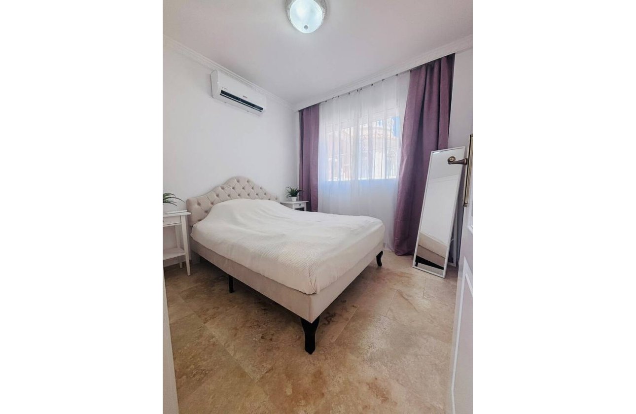 Revente - Villa -
Villamartin - Costa Blanca